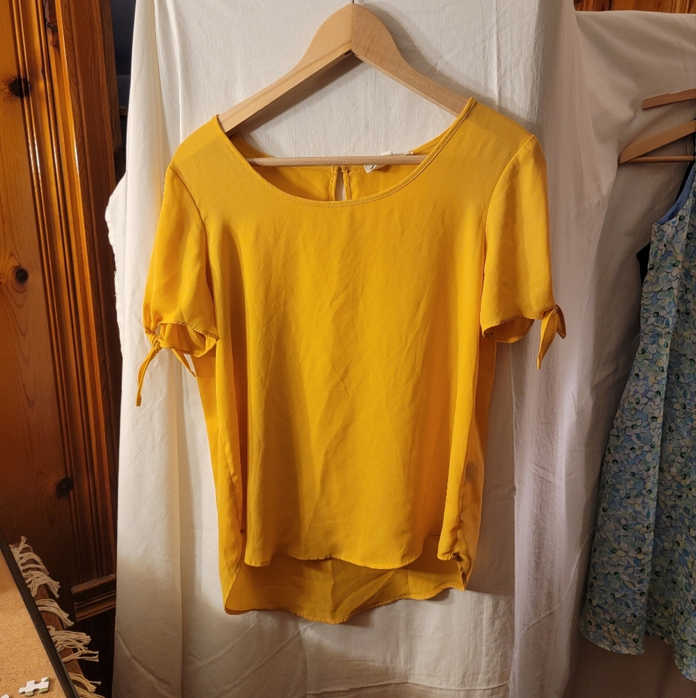 Buttercup Yellow Pink Rose Short Sleeve Shirt